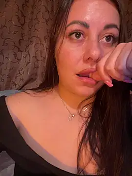DaisyStreet live XXX chat