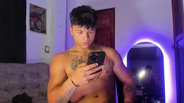 Show de Dominic_Biker__ na webcam