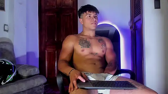 Dominic_Biker__'s Webcam Show