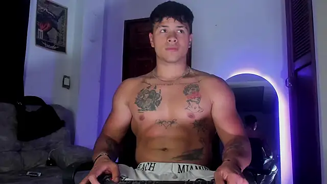 Dominic_Biker__のウェブカメラショー