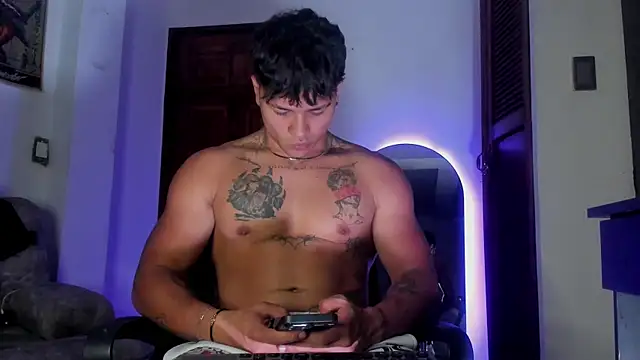 Dominic_Biker__のウェブカメラショー
