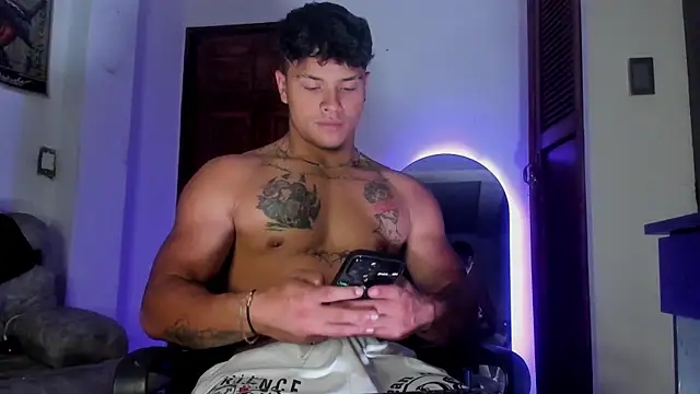 Dominic_Biker__のウェブカメラショー
