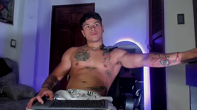 Dominic_Biker__ Show Webcam