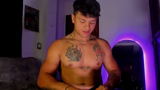 Dominic_Biker__ Pertunjukan Webcam