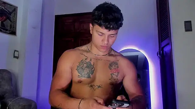 Dominic_Biker__ Pertunjukan Webcam