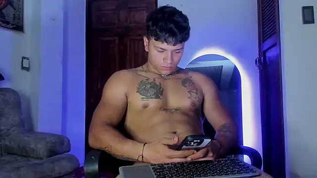 Dominic_Biker__ Live XXX-Chat