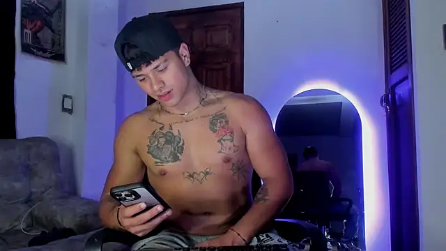 Dominic_Biker__ Pertunjukan Webcam