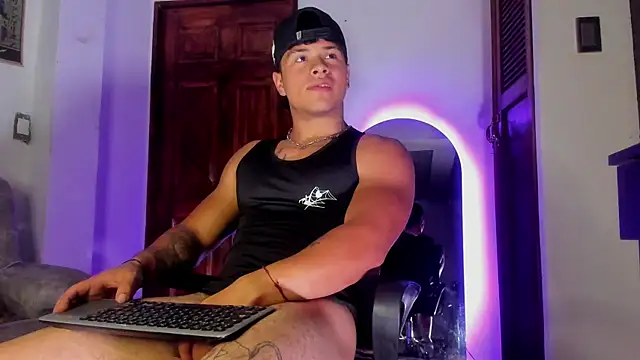 Dominic_Biker__ 网络视讯表演