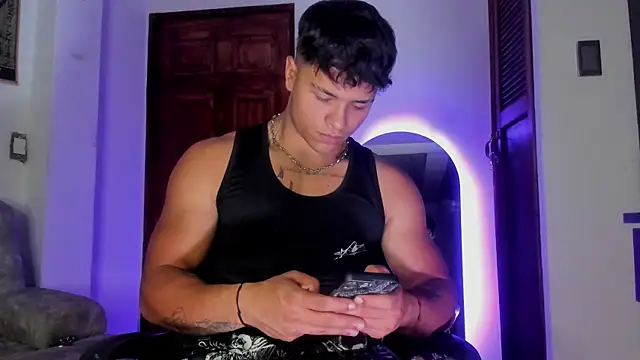 Dominic_Biker__のウェブカメラショー