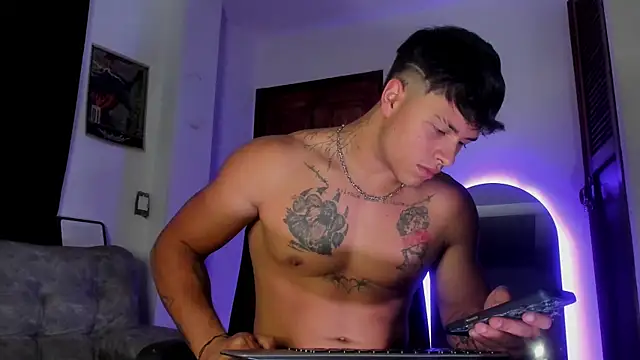 Dominic_Biker__ Pertunjukan Webcam