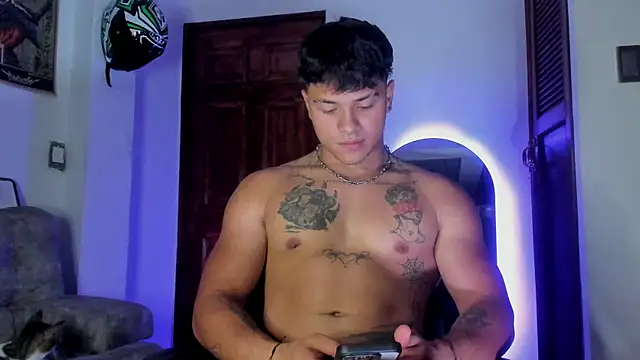 Dominic_Biker__ Pertunjukan Webcam