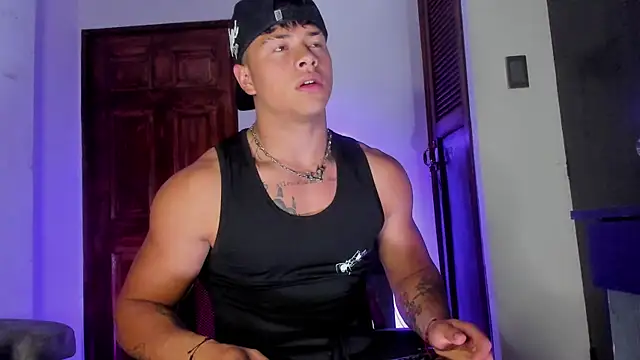 Dominic_Biker__'s Webcam Show