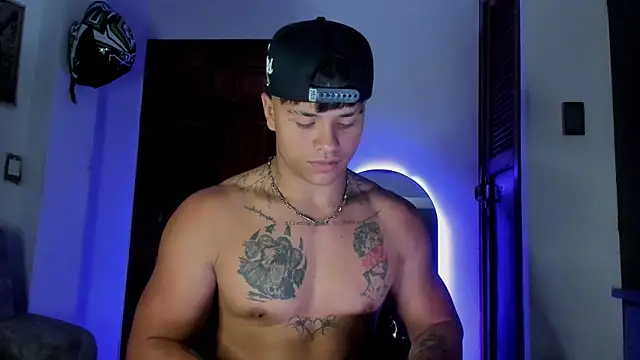 Dominic_Biker__ Adlı Modelin Web Kamerası Şovu