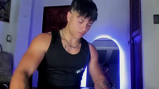 Dominic_Biker__ Adlı Modelin Web Kamerası Şovu