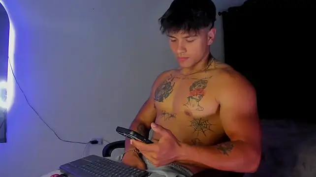 عرض كام Dominic_Biker__