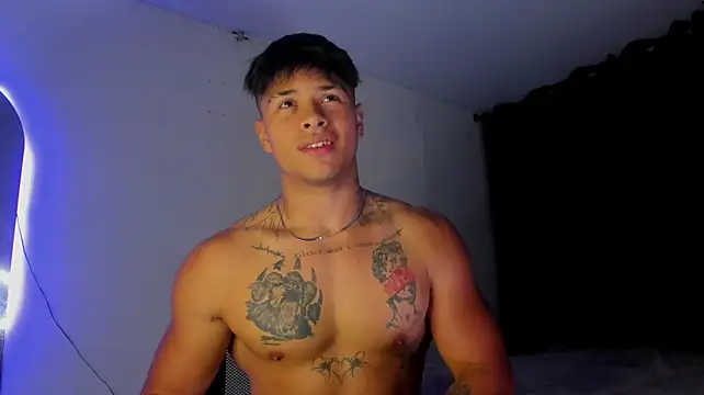Dominic_Biker__のウェブカメラショー