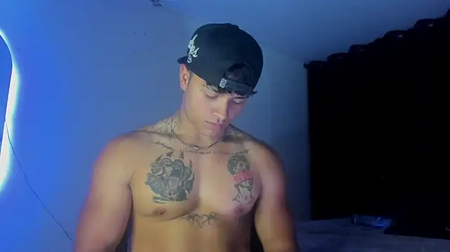 Dominic_Biker__ Show in webcam