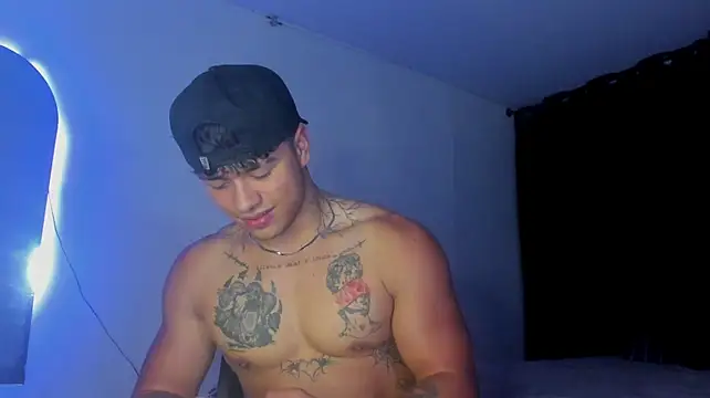 Show de Dominic_Biker__ na webcam