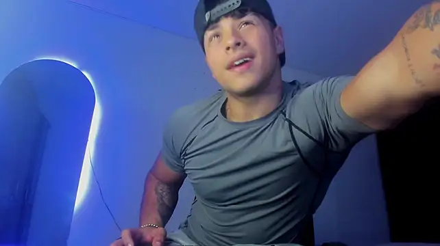 Dominic_Biker__のウェブカメラショー