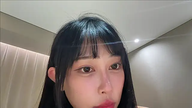 Uizzq3u- 在線直播表演