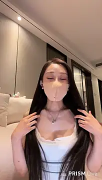 yokiovo_ Show in webcam