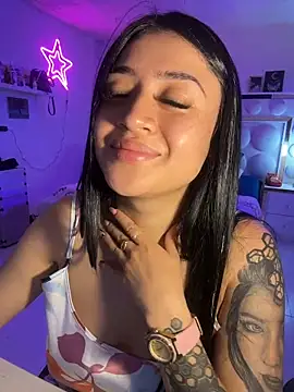lucianaroy чат на живо