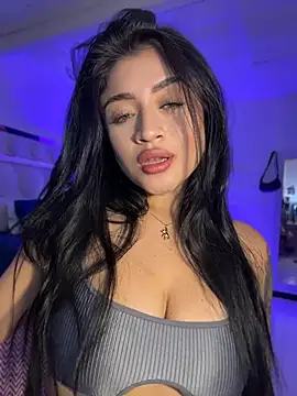 lucianaroy Adlı Modelin Canlı XXX Sohbeti