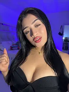 lucianaroy Adlı Modelin Canlı XXX Sohbeti