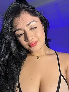 lucianaroy's Webcam Show