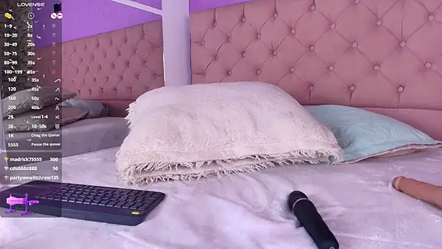 LemyelHarrison's Live Chat Room