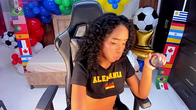lia_16's Webcam Show