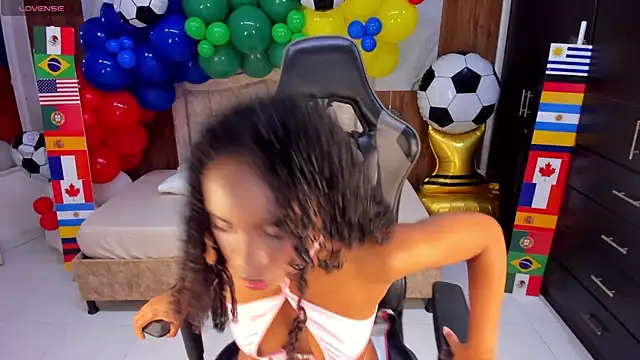 lia_16 webcam show