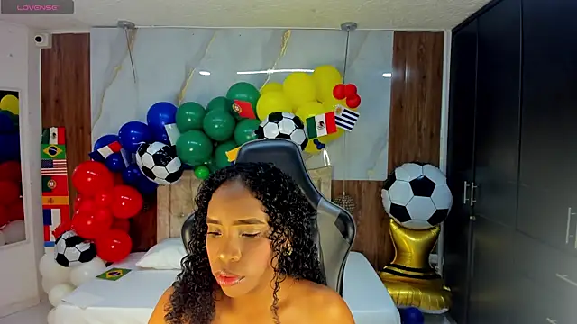 lia_16 Adlı Modelin Canlı XXX Sohbeti