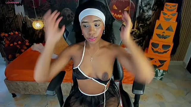 lia_16 Show in webcam