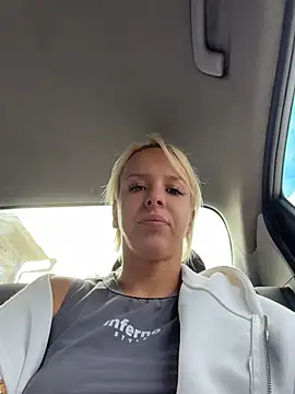 LikaCat Adlı Modelin Canlı XXX Sohbeti