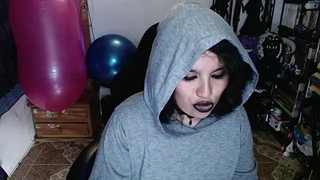 Онлайн чат XXX kureiji_hentaii