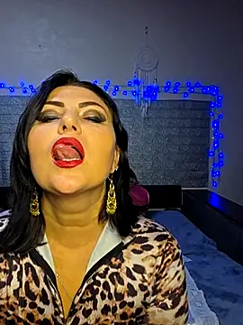 kataleya94 Adlı Modelin Canlı XXX Sohbeti