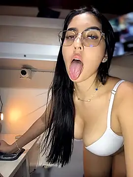 I_AM_SOPHIE_ Show in webcam