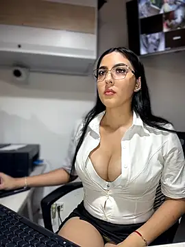 I_AM_SOPHIE_ Adlı Modelin Web Kamerası Şovu