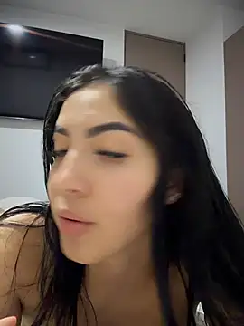 I_AM_SOPHIE_ Show in webcam