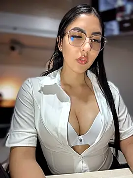 I_AM_SOPHIE_ Adlı Modelin Web Kamerası Şovu