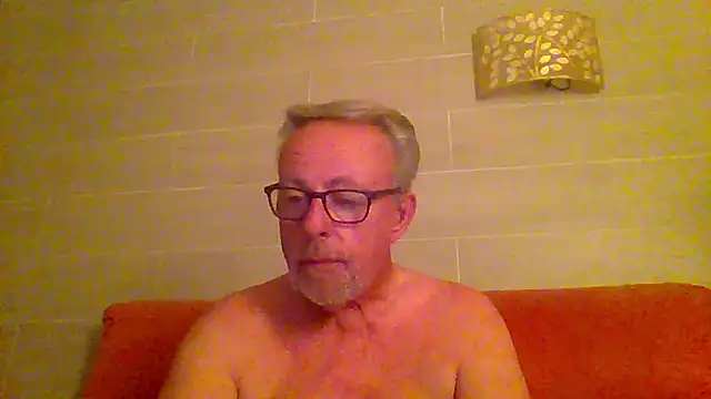 Pokazy przed kamerką – tuggy59