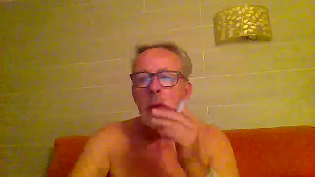 Pokazy przed kamerką – tuggy59