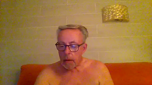 tuggy59: διαδικτυακό σόου στην κάμερα
