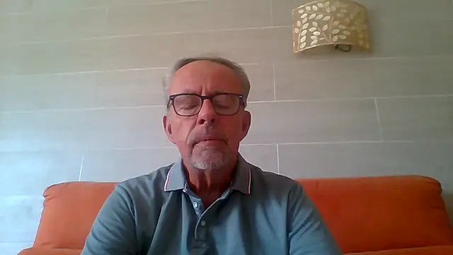 tuggy59: διαδικτυακό σόου στην κάμερα