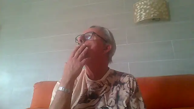 הופעת וובקאם של tuggy59