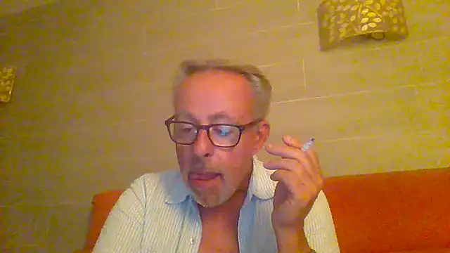 tuggy59: διαδικτυακό σόου στην κάμερα
