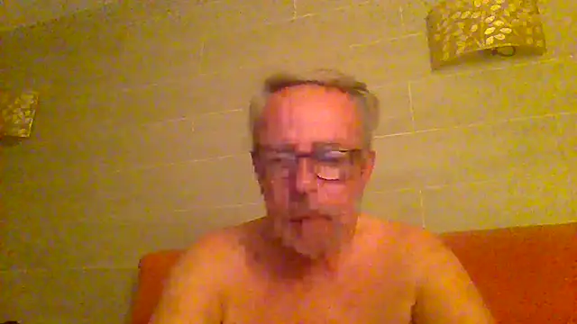 tuggy59: διαδικτυακό σόου στην κάμερα