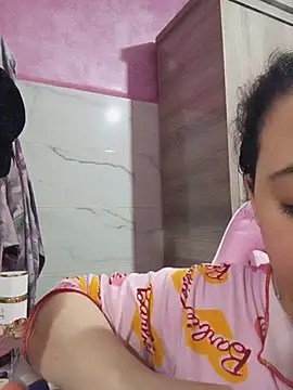 Beerrry Adlı Modelin Canlı XXX Sohbeti