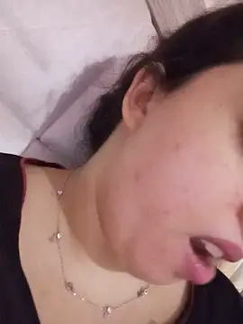 Beerrry Adlı Modelin Canlı XXX Sohbeti